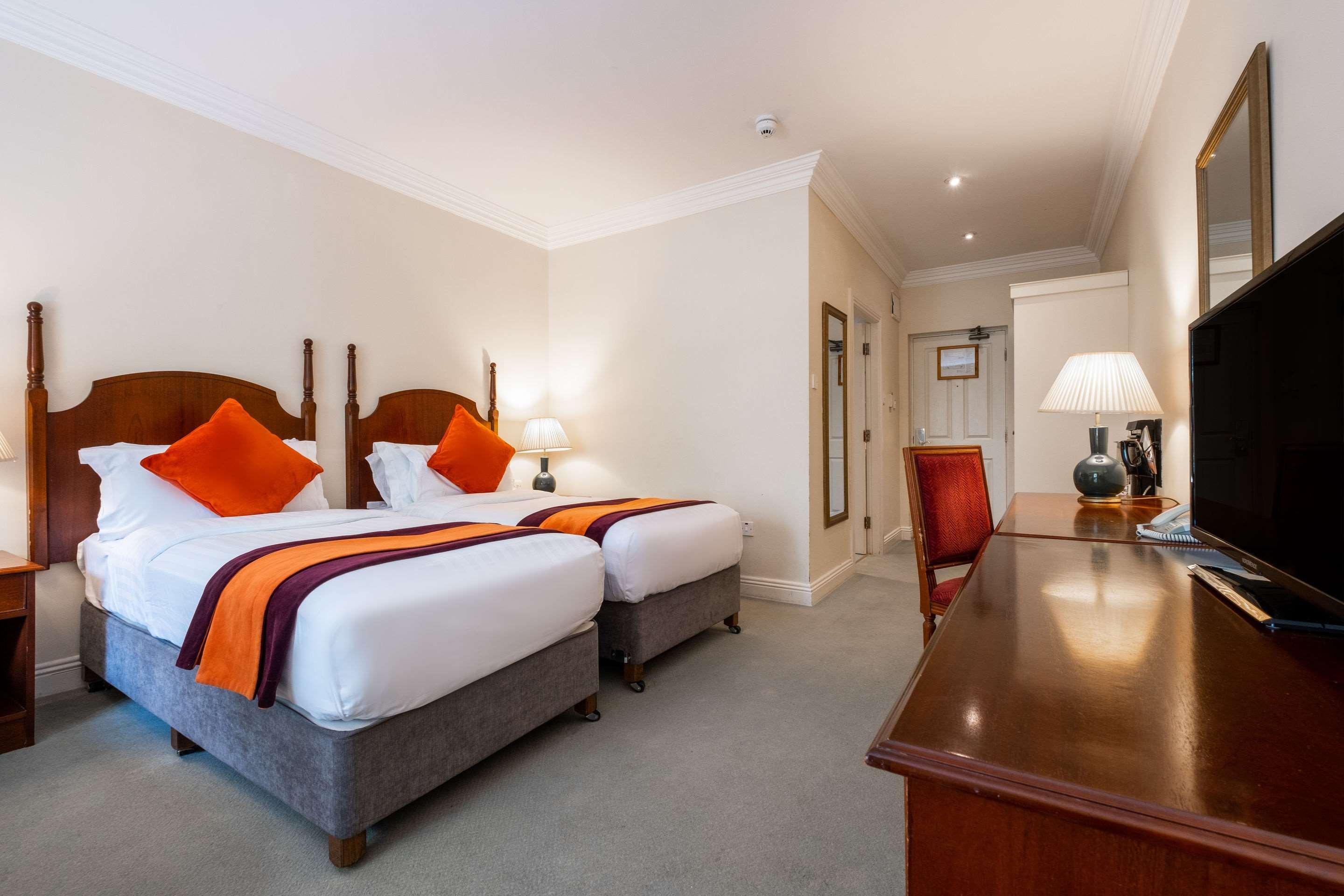 Hotel Woodstock Эннис Экстерьер фото